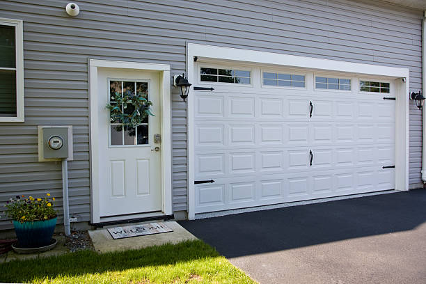 24/7 Emergency Garage Door Panel Replacement experts in Long County County, GA